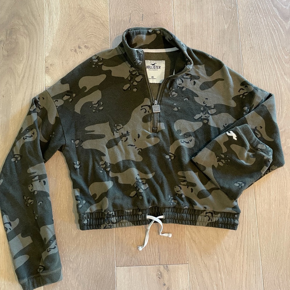 Hollister cropped sweatshirt